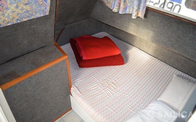 Riviera 1130 - Yacht Charter Sailica