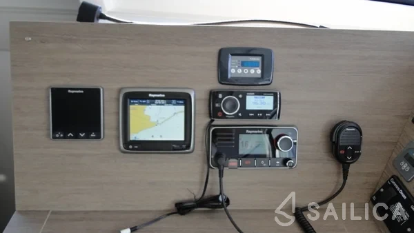 Bali 4.5 - Yacht Charter Sailica