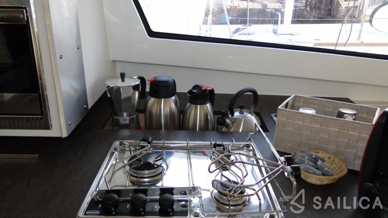 Bali 4.5 - Yacht Charter Sailica