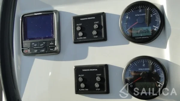 Bali 4.5 - Yacht Charter Sailica