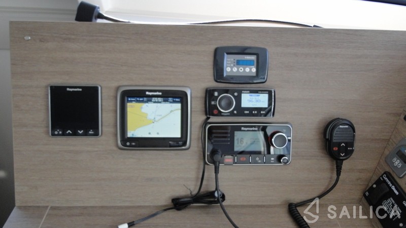 Bali 4.5 - Yacht Charter Sailica