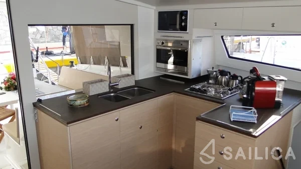 Bali 4.5 - Yacht Charter Sailica