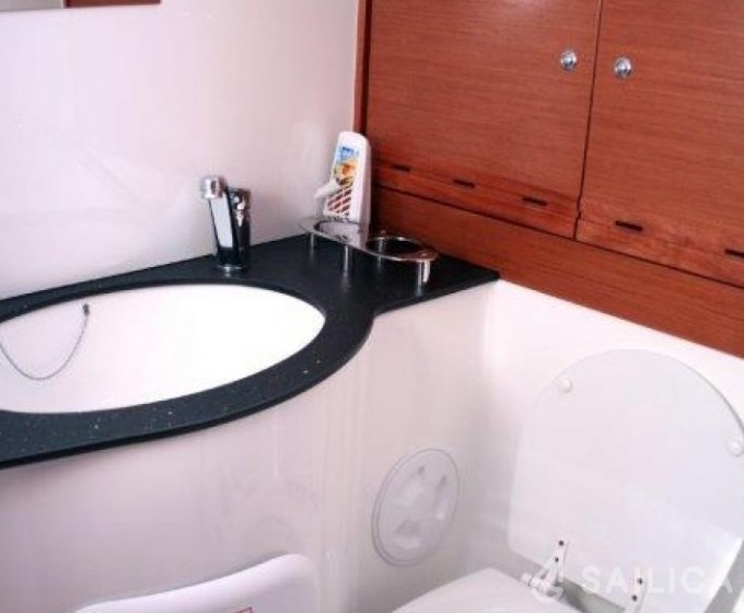 Bavaria 40 - Yacht Charter Sailica