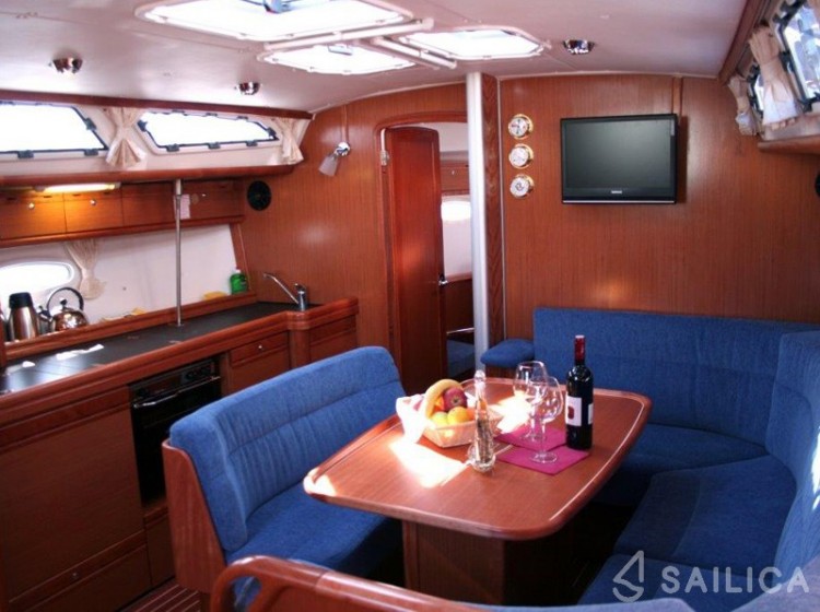 Bavaria 40 - Yacht Charter Sailica