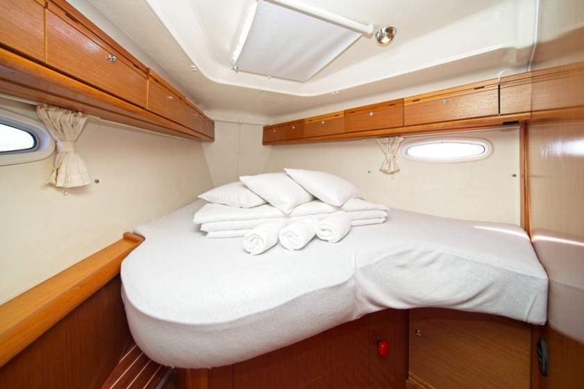 Bavaria 40 - Yacht Charter Sailica