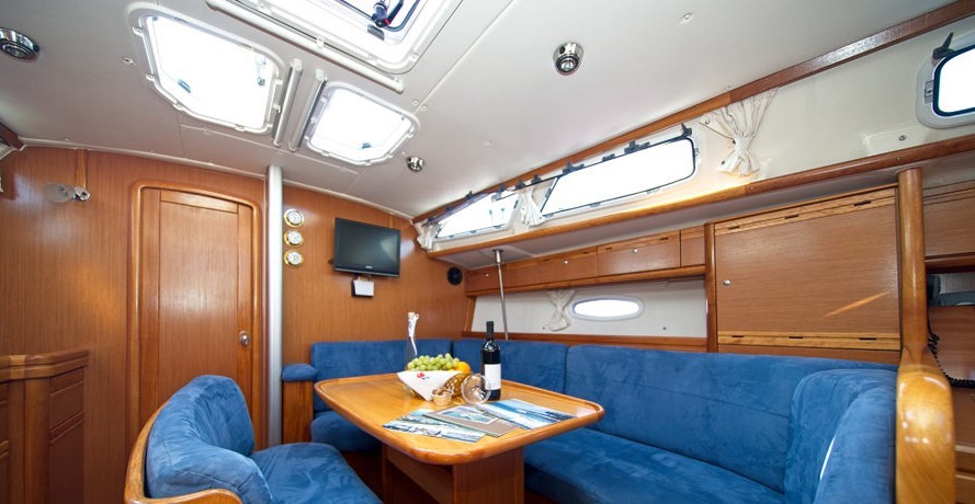 Bavaria 40 - Yacht Charter Sailica