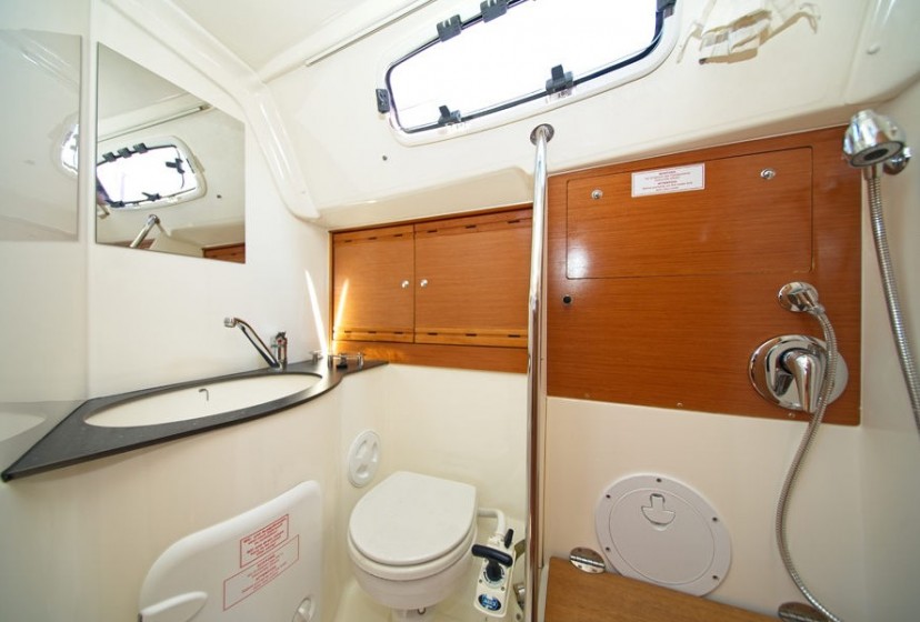 Bavaria 40 - Yacht Charter Sailica