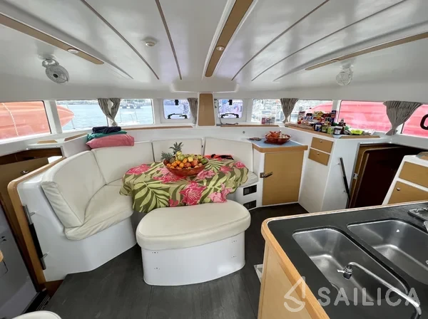 Lagoon 380 S2 - Yacht Charter Sailica