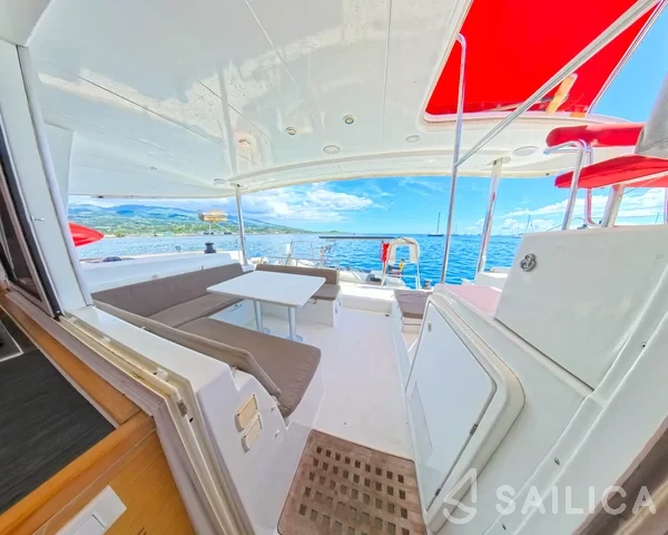 Lagoon 400 S2 - Yacht Charter Sailica