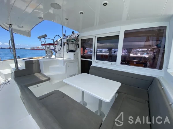 Lagoon 400 S2 - Yacht Charter Sailica