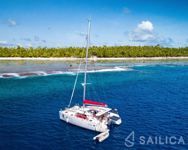 Lagoon 400 S2 - Yacht Charter Sailica