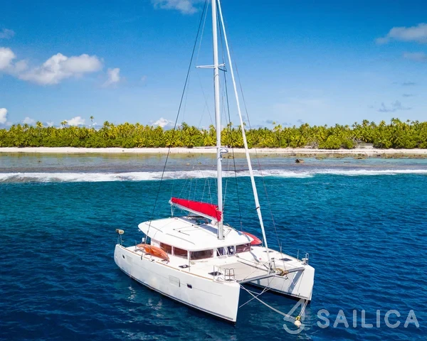 Lagoon 400 S2 - Yacht Charter Sailica