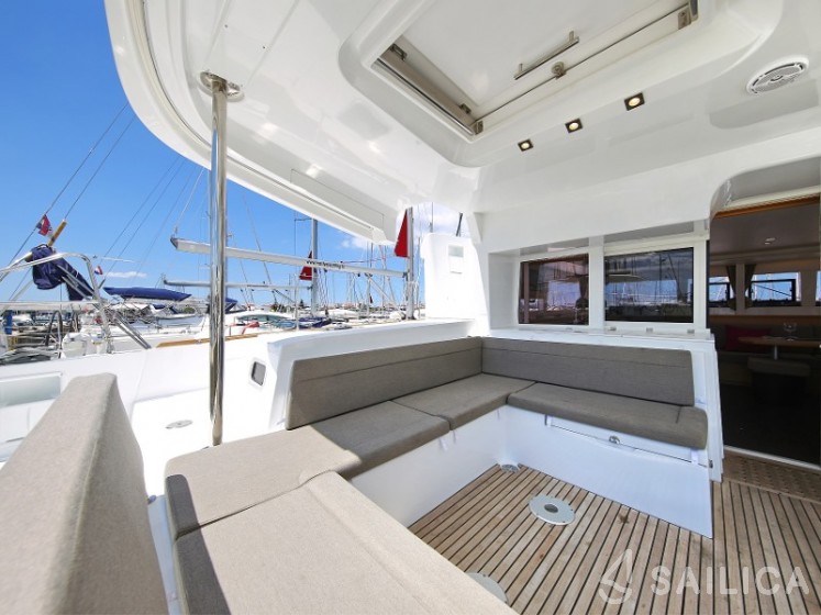 Lagoon 450 F - 4 + 2 cab. - Yacht Charter Sailica