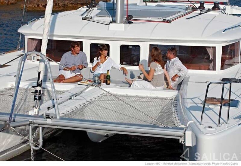 Lagoon 450 F - 4 + 2 cab. - Yacht Charter Sailica