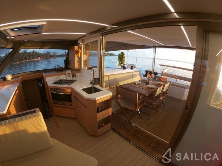 Nautitech 40 - Yacht Charter Sailica