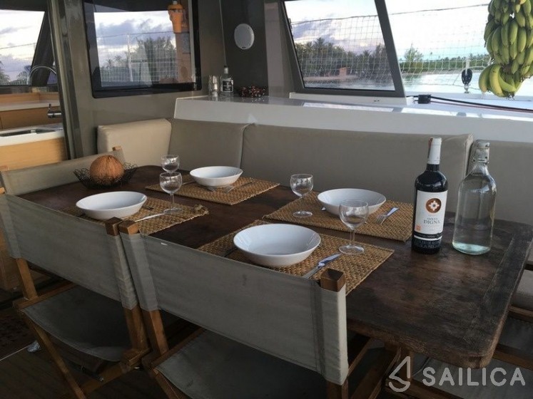 Nautitech 40 - Yacht Charter Sailica
