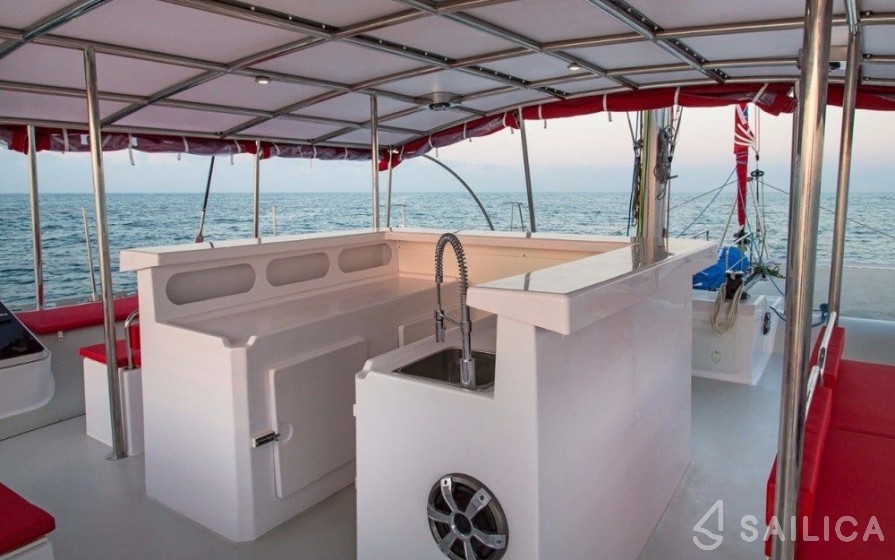 Ocean Voyager 53 - Yacht Charter Sailica