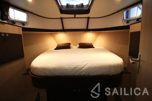 Aventura 38 AK - Yacht Charter Sailica