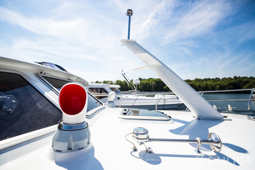 Aventura 43 Typ 2 - Yacht Charter Sailica