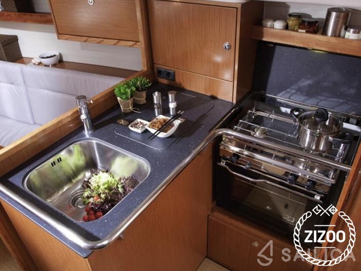 Bavaria 32 Cruiser - Yacht Charter Sailica