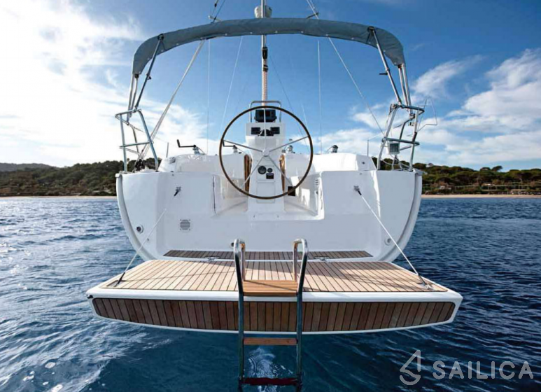 Bavaria 320 - Yacht Charter Sailica