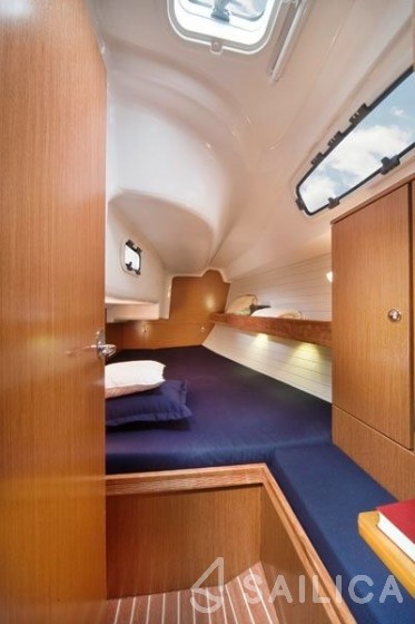 Bavaria 350 - Yacht Charter Sailica