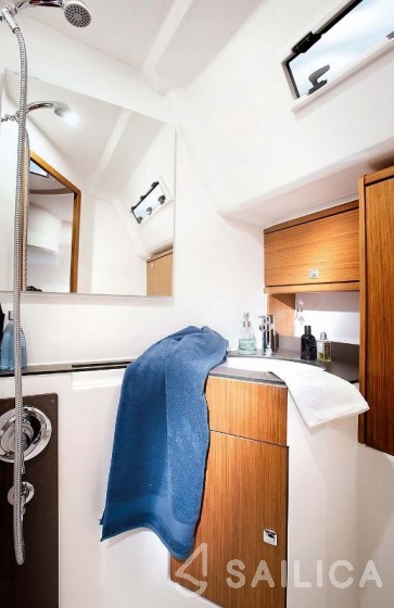 Bavaria 46 Cruiser - Yacht Charter Sailica
