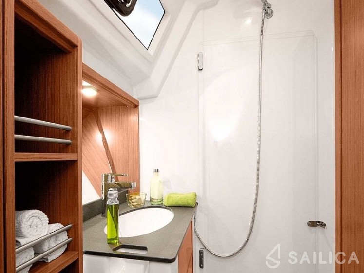 Bavaria 41 Cruiser - Yacht Charter Sailica