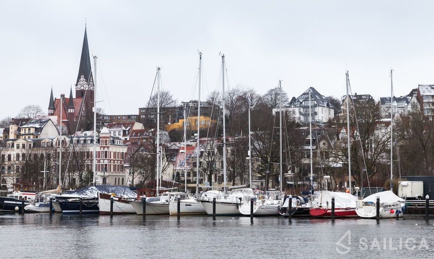 Bavaria Cruiser 51 - Yacht Charter Sailica