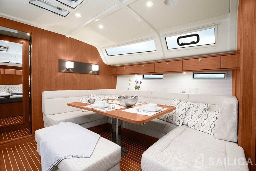 Bavaria Cruiser 51 - Yacht Charter Sailica