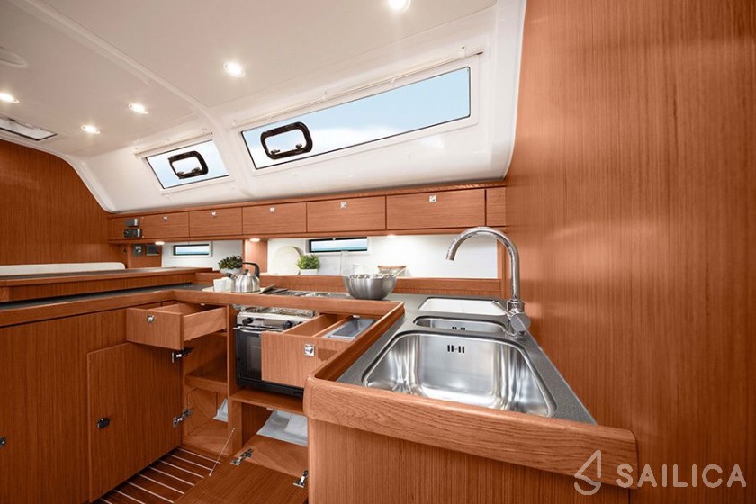 Bavaria Cruiser 51 - Yacht Charter Sailica