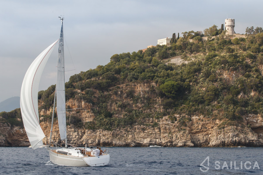 Bavaria 33 Sport - Yacht Charter Sailica