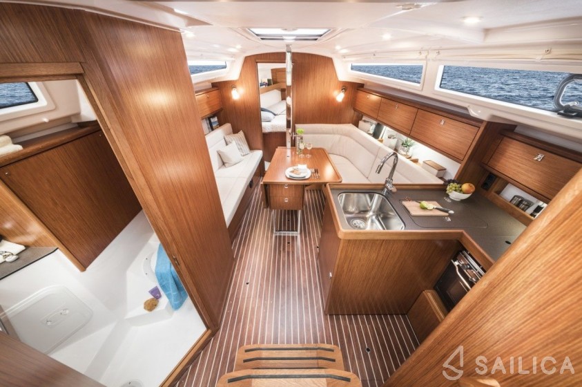 Bavaria Sport 34 - Yacht Charter Sailica