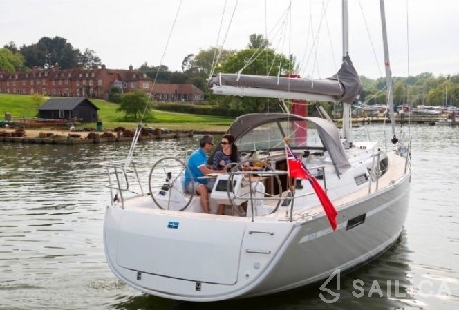 Bavaria Sport 34 - Yacht Charter Sailica