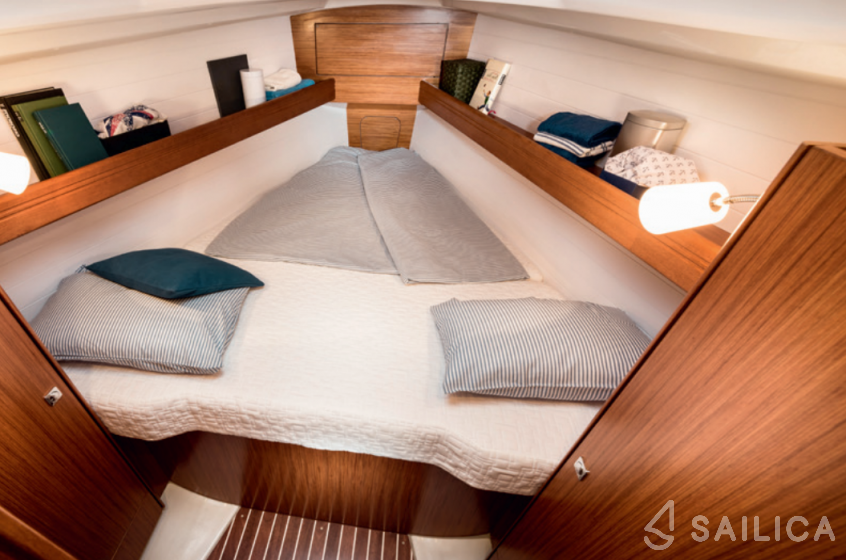 Bavaria Sport 34 - Yacht Charter Sailica