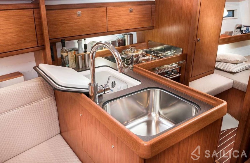 Bavaria 34 Cruiser - Yacht Charter Sailica