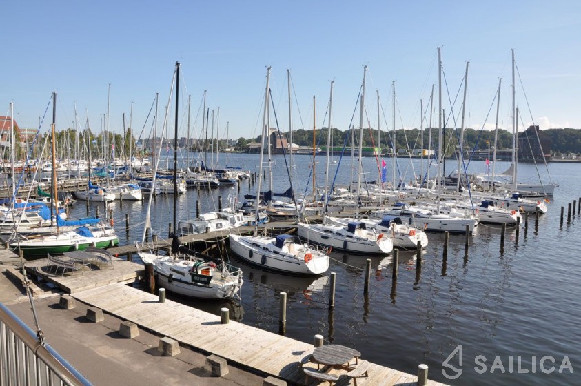 Bavaria Sport 34 - Yacht Charter Sailica