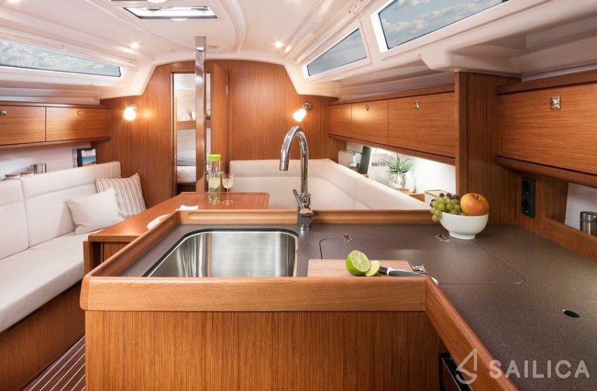 Bavaria 34 Cruiser - Yacht Charter Sailica