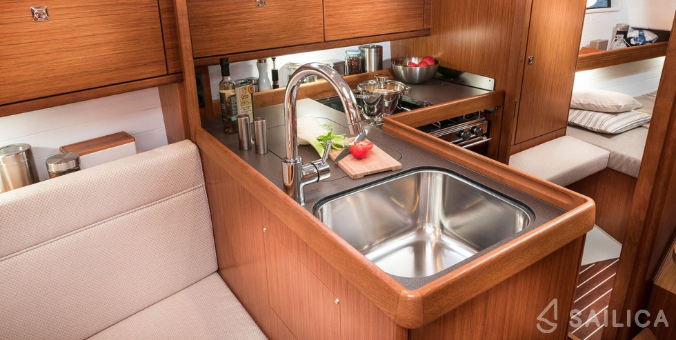 Bavaria 34 Cruiser - Yacht Charter Sailica