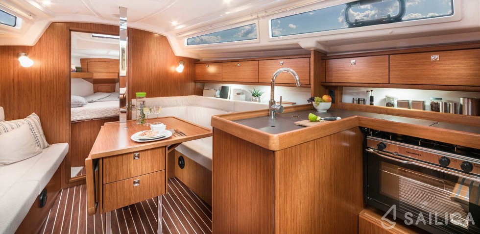 Bavaria 34 Cruiser - Yacht Charter Sailica