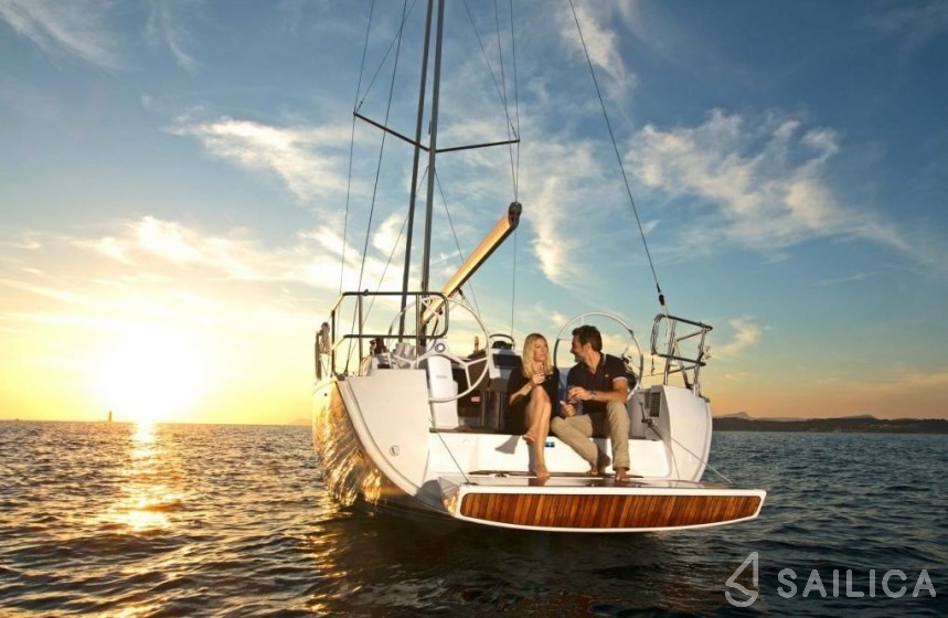 Bavaria 37 Cruiser - Yacht Charter Sailica