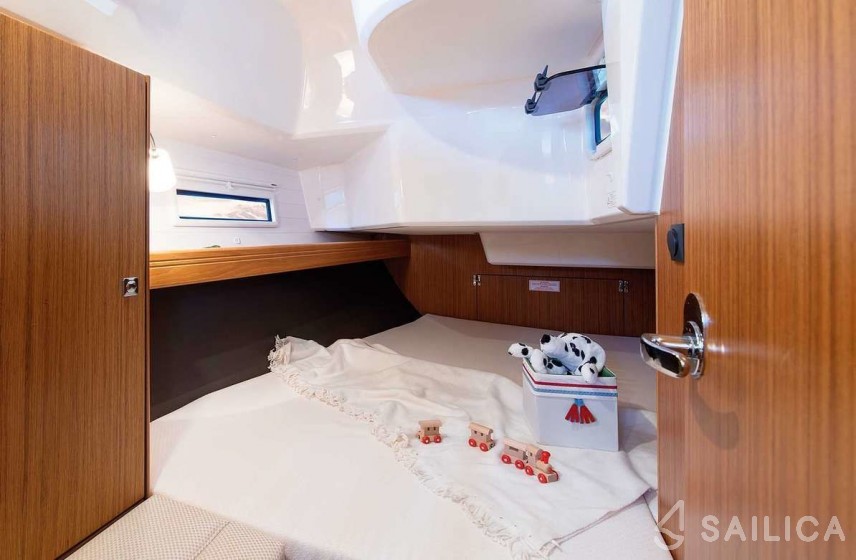 Bavaria 37 Sport - Yacht Charter Sailica