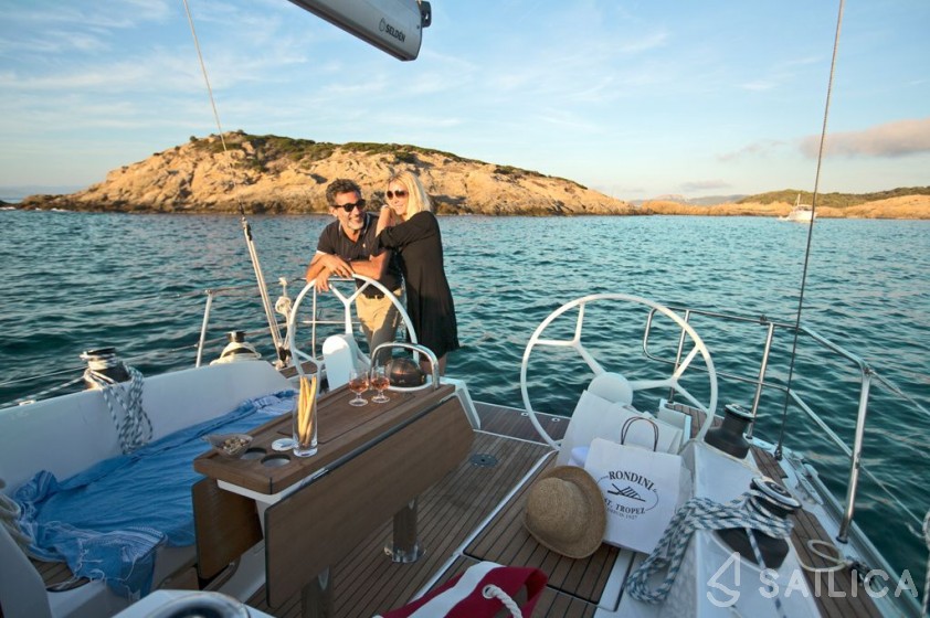 Bavaria 37 Sport - Yacht Charter Sailica