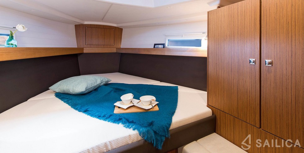 Bavaria 37 Sport - Yacht Charter Sailica