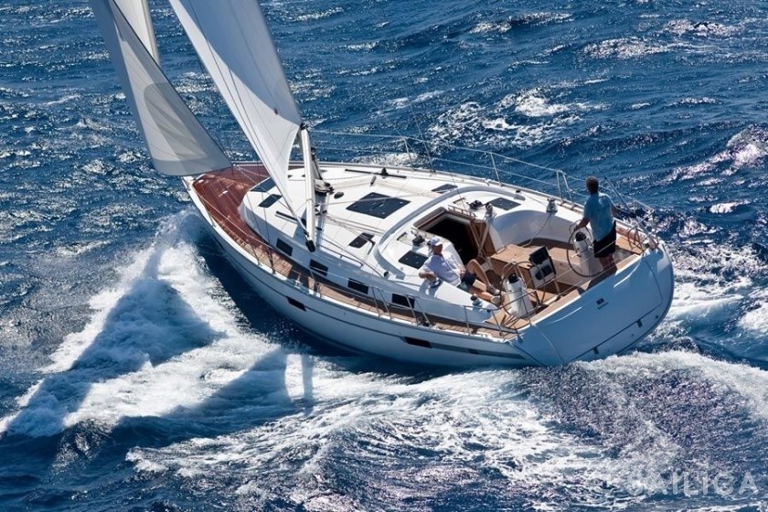 Bavaria Sport 400 - Yacht Charter Sailica