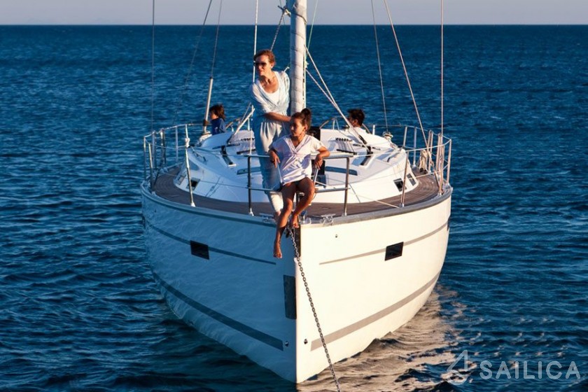 Bavaria Sport 400 - Yacht Charter Sailica