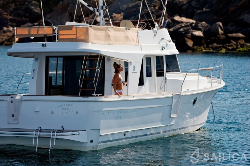 Swift Trawler 34 - Yacht Charter Sailica