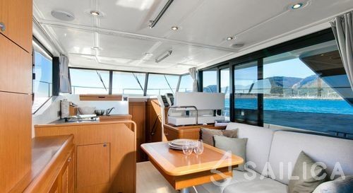 Swift Trawler 35 - Yacht Charter Sailica