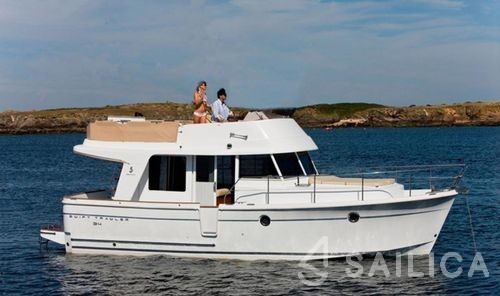 Swift Trawler 35 - Yacht Charter Sailica