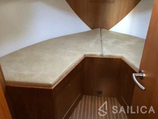 Concordia 102 AC - Yacht Charter Sailica